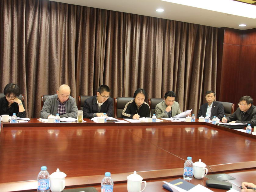 1月16日至17日，中国出版集团公司2013年度工作会议召开。图为第三组讨论现场。