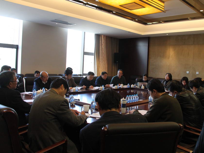 1月16日至17日，中国出版集团公司2013年度工作会议召开。图为第五组讨论现场。