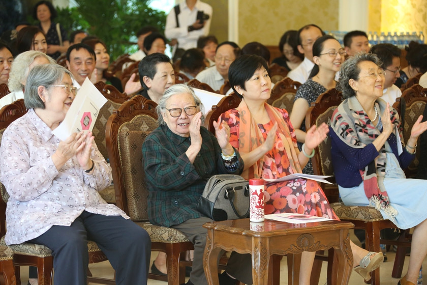 老一辈革命家出席开幕式。左起：李敏、林佳楣、李小林、周秉德。