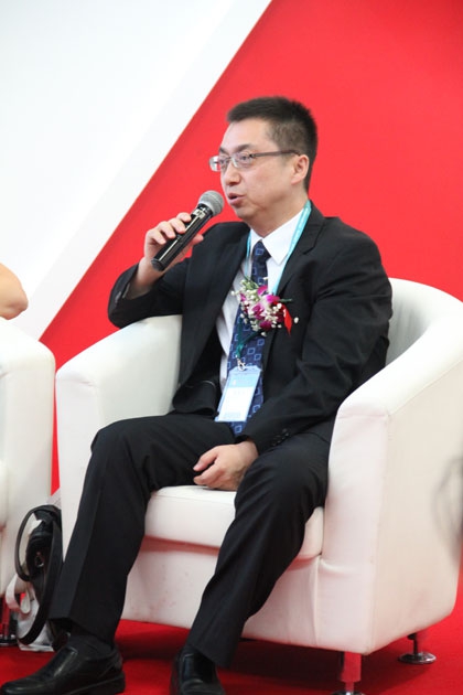 中国出版集团公司副总裁李岩在“多维视野下的中外版权合作”对谈活动上讲话。（摄影：袁思源）
