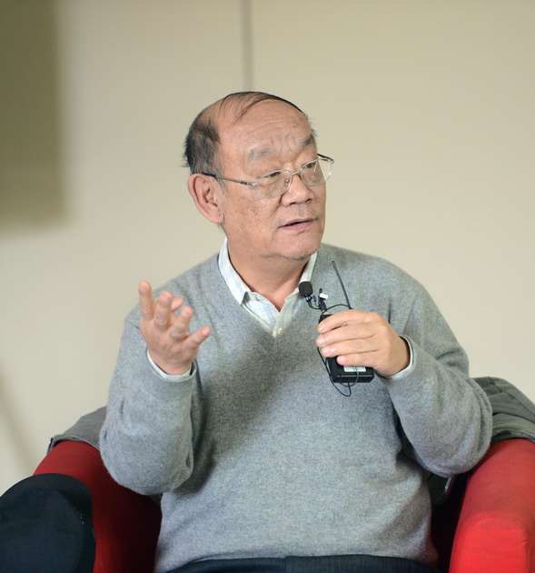 图为中国人民大学性社会学系教授潘绥铭发言