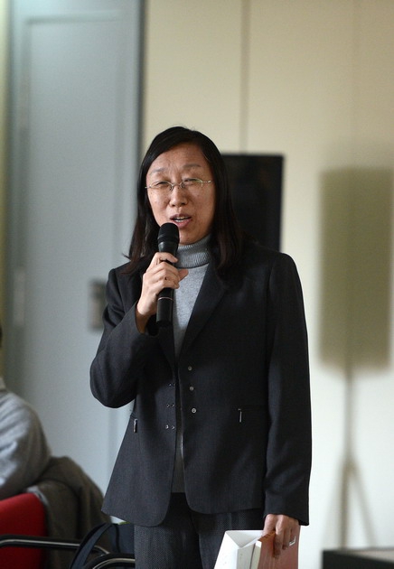2014年03月14日，《性史1926》出版座谈会在商务印书馆涵芬楼举行。图为世图北京总编郭力女士主持座谈会。（朱绛摄）