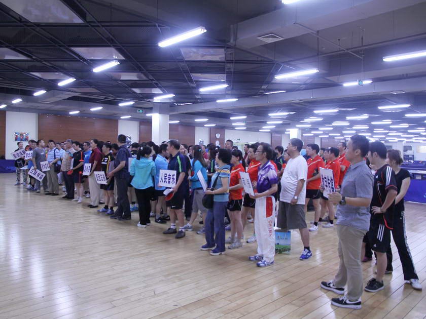 5月22日，中国出版集团公司在北京体育馆举行了第三届职工乒乓球比赛，全集团在京的有14家单位组成17个代表队近150名运动员参加了比赛。（摄影：李静然）