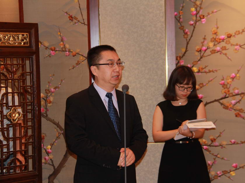 8月24日上午，中国出版集团公司总裁谭跃与海外嘉宾会面交流。李岩副总裁主持见面会。