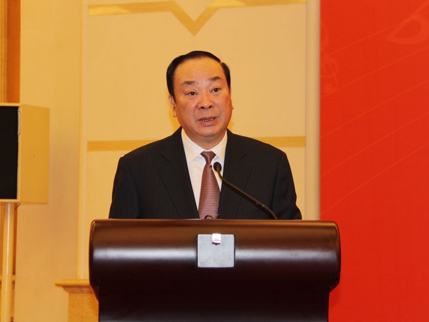 2014年10月11日，“人民音乐出版社成立六十周年暨繁荣中华音乐”座谈会在人民大会堂举行。图为中央宣传部副部长黄坤明致辞。