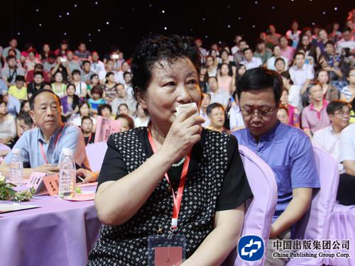 乡村教师段丽珍的故事让林岫女士感动落泪
