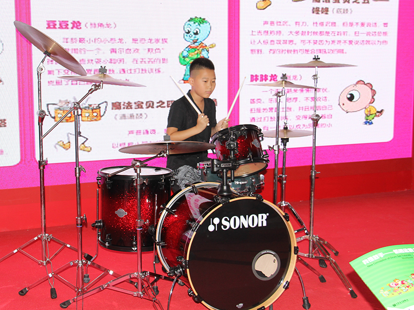 小朋友现场表演