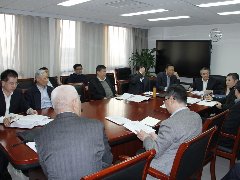 1月18日，中国出版集团公司2018年工作会议在京举行。图为第六小组围绕工作报告进行讨论。