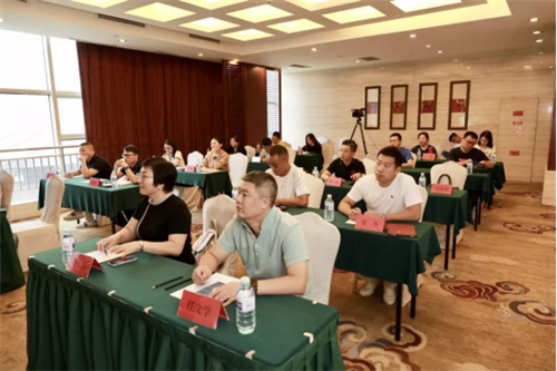 我们都是人美美育学堂的创始人1573