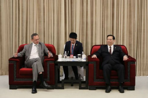 常勃总经理会见英国伦敦书展总监 Adam Ridgway