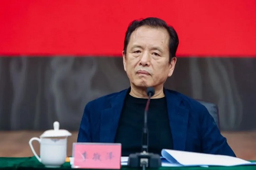中国作协党组成员、副主席、书记处书记，中国现代文学馆馆长李敬泽主持