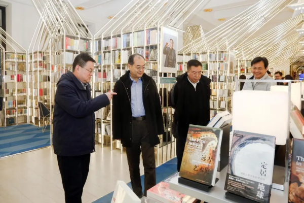 黄志坚同志赴山西出版传媒集团调研5
