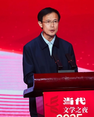 河南省文学艺术界联合会党组书记方启雄致答谢辞