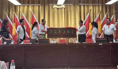 黄志坚、臧永清一行赴新疆调研3